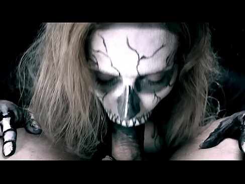 ❤️ Demon girl zuigt pik met haar zwarte mond en slikt sperma. ❌ Porno at nl.klassikaprint.ru